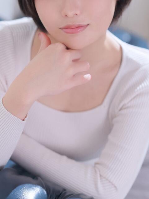 会沢　真緒 トリプルクラウン（高級デリヘル）