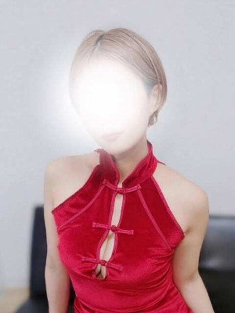 三上みかん マダムと紳士（【非風俗】メンズエステ）