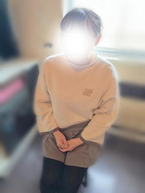 未処理剛毛未経験さきちゃん ロイヤル　アテンダー（デリヘル）