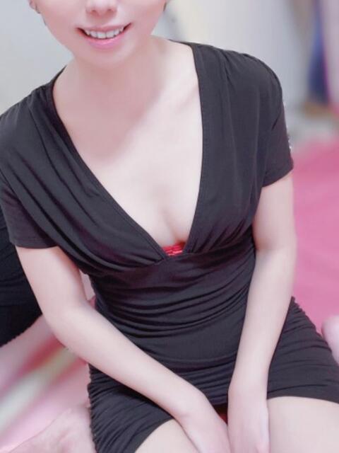 村上ちえ 極みのワイフ（【非風俗】メンズエステ）