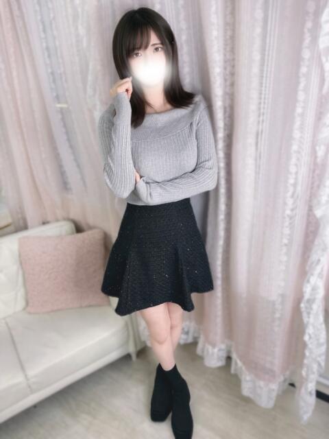 もな 高級オナクラ　ひよこクラブ（オナクラ・手コキ）