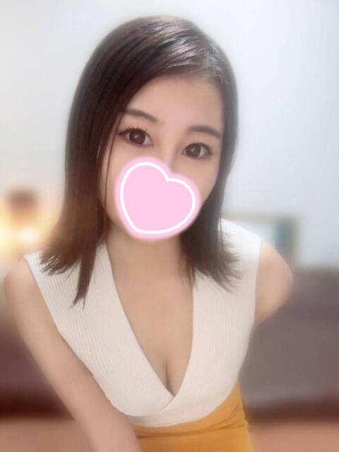 リリカ エステティシャンの彼女（【非風俗】メンズエステ）