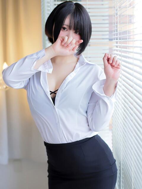 来賀　びすけ ノーパンパンスト スケベなOL梅田・兎我野店（ホテヘル）