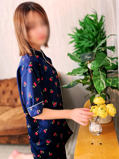 さき 上野添い寝女子（派遣型オナクラ＆手コキ）