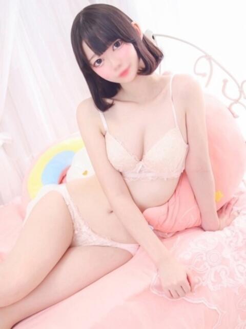 なる E+アイドルスクール新宿・歌舞伎町店（デリヘル）