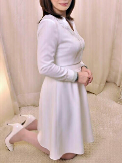 恵理子(えりこ) 初脱ぎマダム（熟女ホテヘル＆デリヘル）