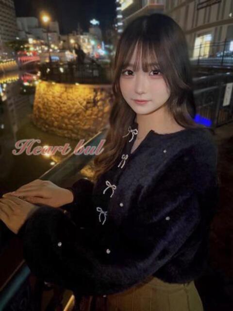 しゅり【未経験色白巨乳18歳】 はぁとぶる（デリヘル）