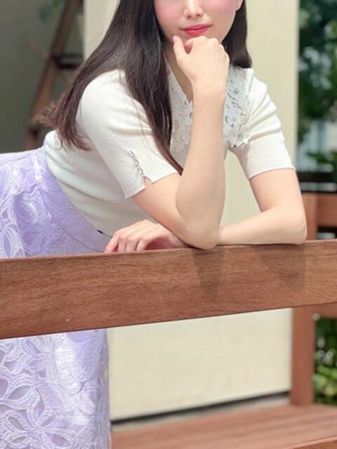 白井りか 月の真珠-新宿-（デリヘル（人妻若妻専門店））