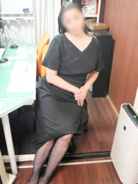 井出 誘惑マル秘ミセス(人妻デリヘル)