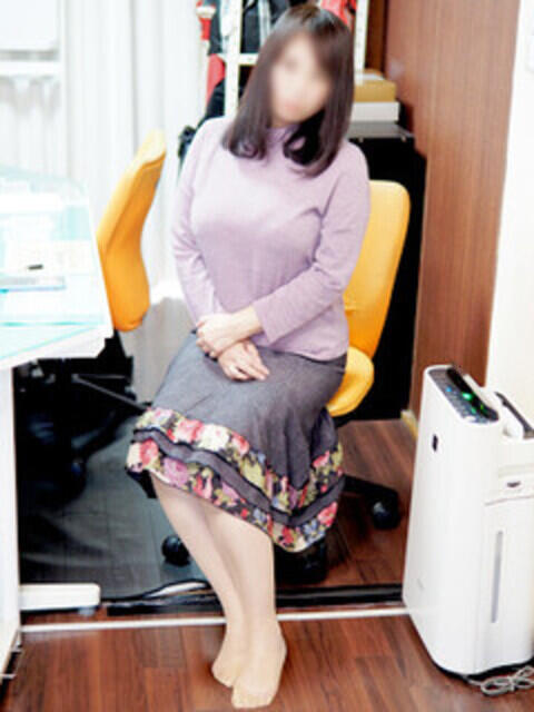 真島 誘惑マル秘ミセス（人妻デリヘル）