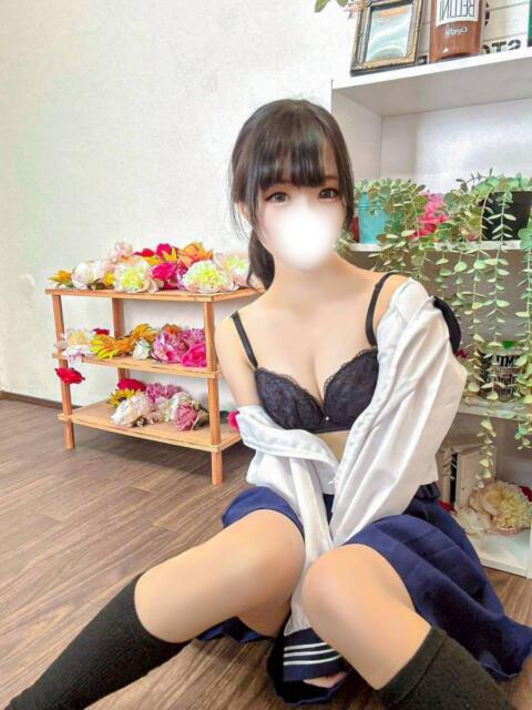 ユウサ(幼可愛い少女) ペロ×2キャンディ（デリヘル）