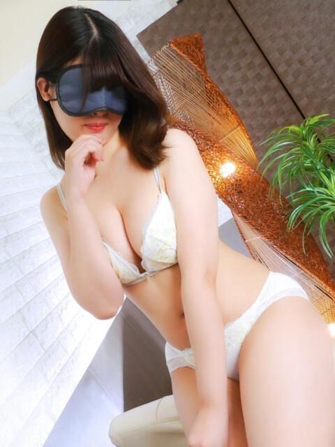 もね 横浜風俗 横浜いきなりビンビン伝説（ホテヘル）