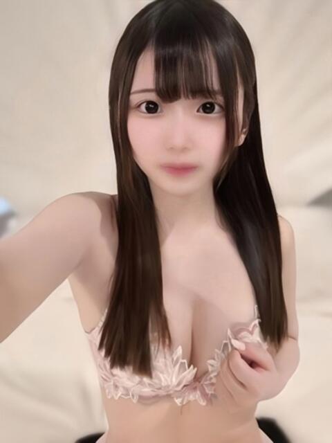 みい E+アイドルスクール　大阪・日本橋店（デリヘル）