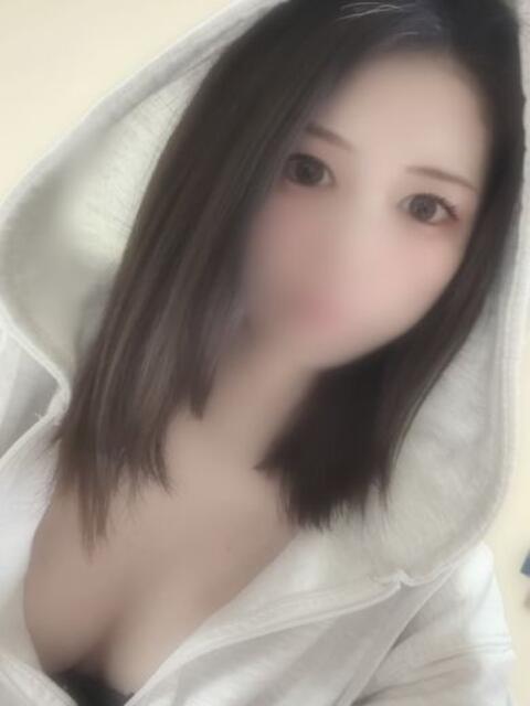 【ゆい】黒髪ショートの美形さん バブルリングプラス（デリヘル）