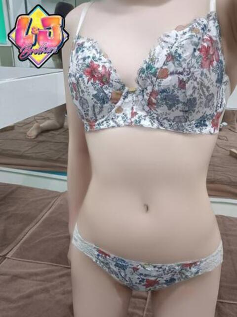 いお 愛嬌満点の圧倒的彼女感 L＆Jブラザーズ（デリヘル）