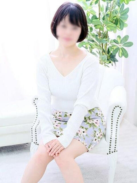 さゆり 胡蝶蘭（人妻系ホテヘル）