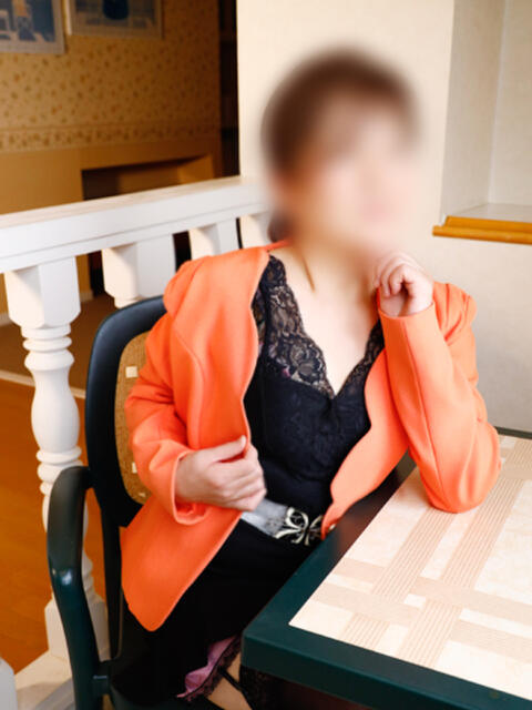 なつね 華美人（人妻デリヘル）