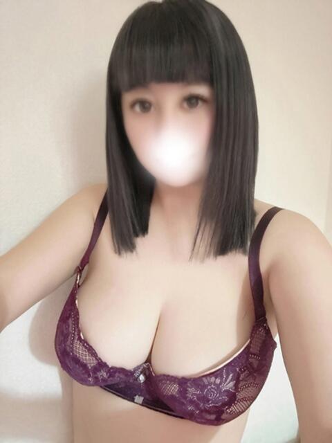 りる 白い巨乳（ホテヘル）