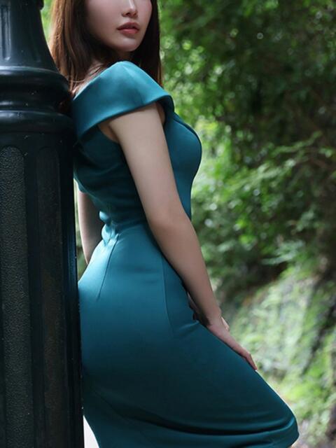 白星 紗良 マダム麗奈大阪（会員制VIP専用デリヘル）