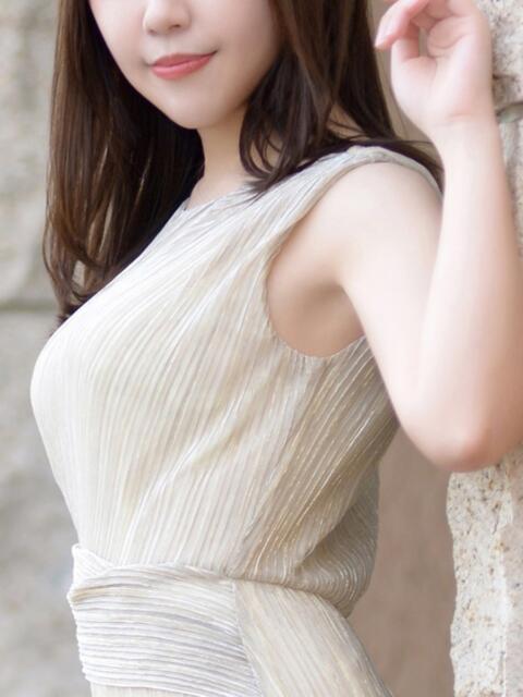 篠崎 瑠奈 マダム麗奈大阪（会員制VIP専用デリヘル）