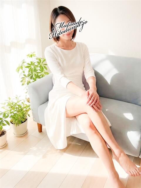 ゆかり☆Aランク純心清楚系美女 松戸人妻城（人妻系デリヘル）