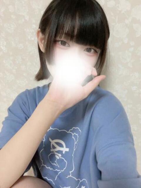 スレンダー美少女りょうちゃん ロイヤル　アテンダー（デリヘル）