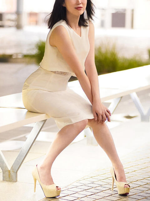 西岡 まゆこ 大阪貴楼館（高級デリヘル）