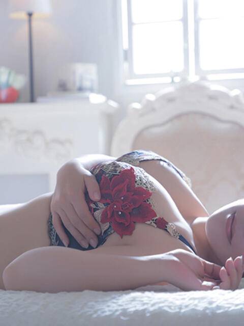 ましろ ノーブラで誘惑する奥さん谷九・日本橋（人妻待ち合わせ型デリヘル）