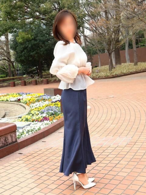 莉星 東京人妻フォーシーズンズ（人妻・熟女待ち合わせデリヘル）