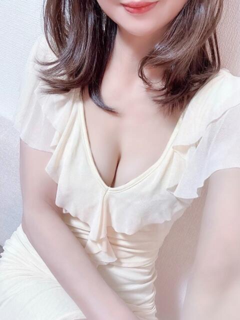 京香-きょうか- Mrs.Gold Tiara-ミセスゴールドティアラ-（【非風俗】メンズエステ）