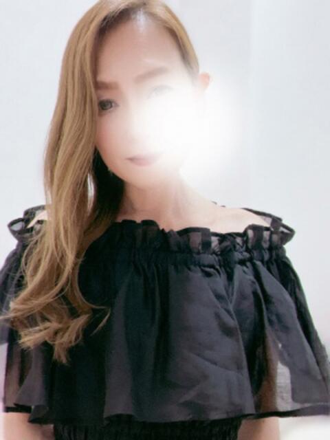 涼晴りょう マダムと紳士（【非風俗】メンズエステ）