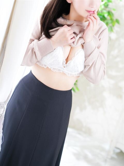 荒川 菜々 人妻セレブ宮殿（人妻デリヘル）