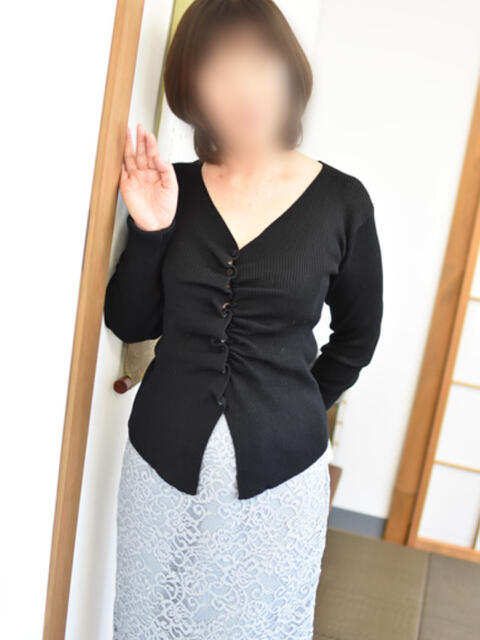 いつき(昭和33年生まれ) 熟年カップル名古屋~生電話からの営み~(人妻・熟女デリヘル)