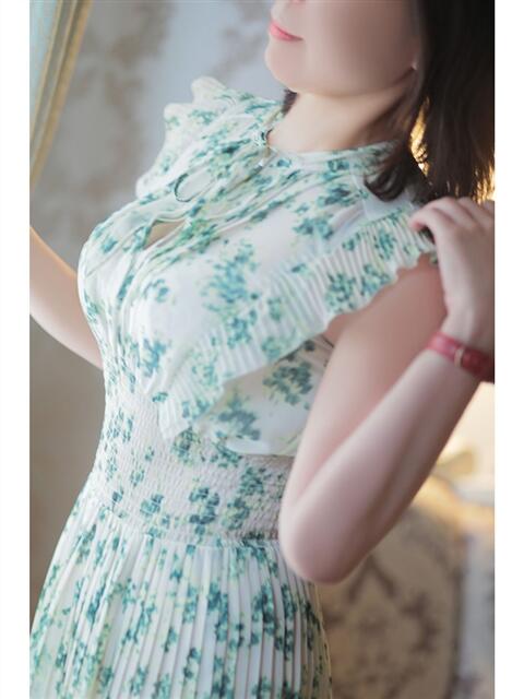 ゆりこ 奥鉄オクテツ大阪（駅待ち合わせ型人妻デリヘル）