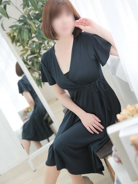 なえ 奥鉄オクテツ兵庫（人妻デリヘル）