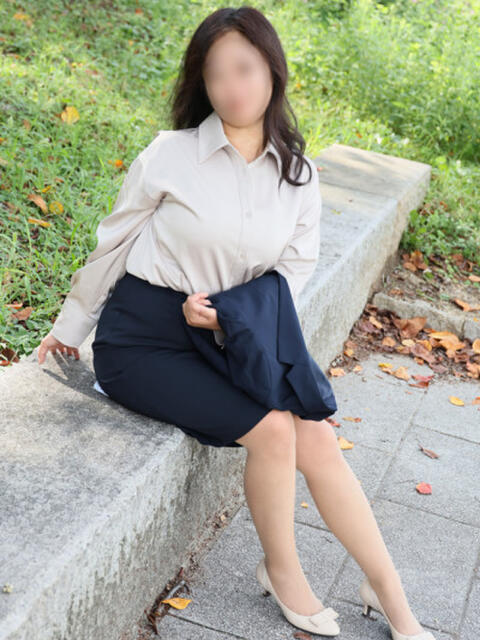 なない 奥鉄オクテツ兵庫（人妻デリヘル）