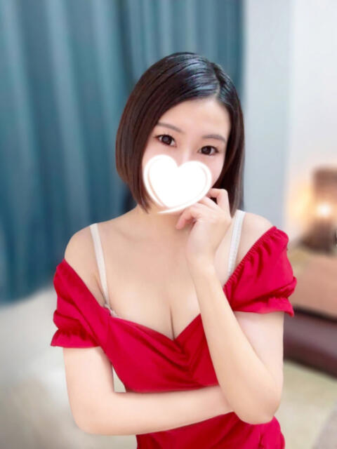 リリカ エステティシャンの彼女（【非風俗】メンズエステ）