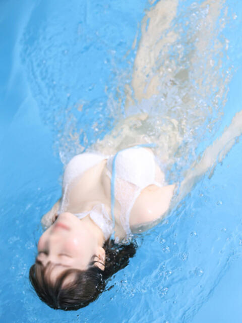 新人・こはる☆濡れて誘う清純肌 シャブール（高級デリヘル）