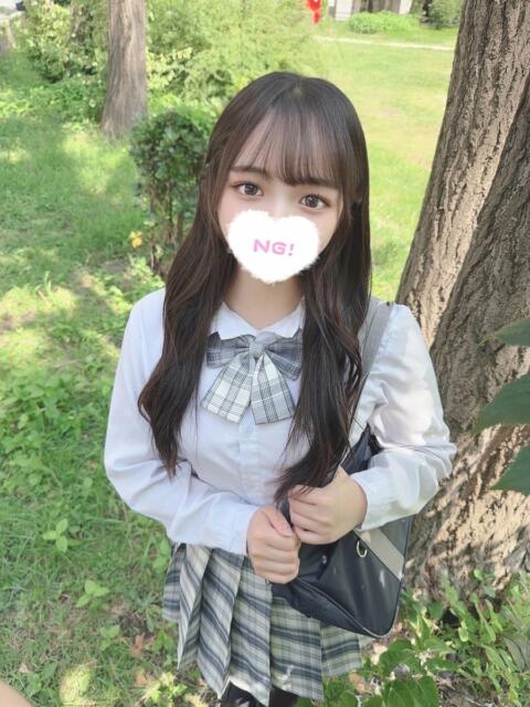 ぴぃち 学校帰りの妹に手コキしてもらった件 梅田（派遣型オナクラ（手コキ））