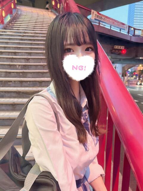 もえ 学校帰りの妹に手コキしてもらった件 梅田（派遣型オナクラ（手コキ））