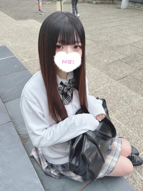 つむぎ 学校帰りの妹に手コキしてもらった件 梅田（オナクラ）