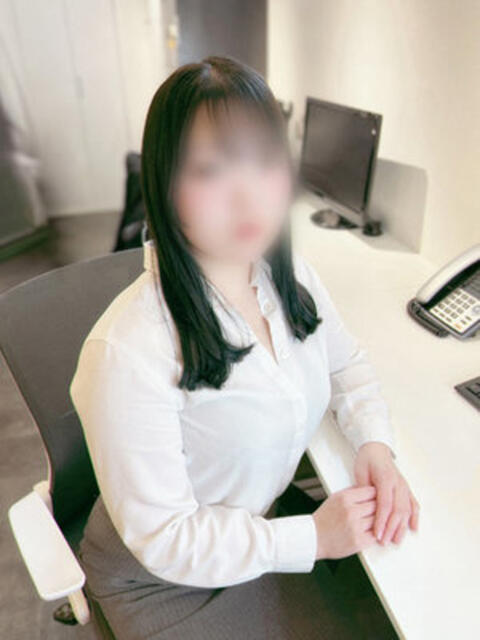岩倉つきの e女商事 池袋店（ホテヘル＆デリヘル）