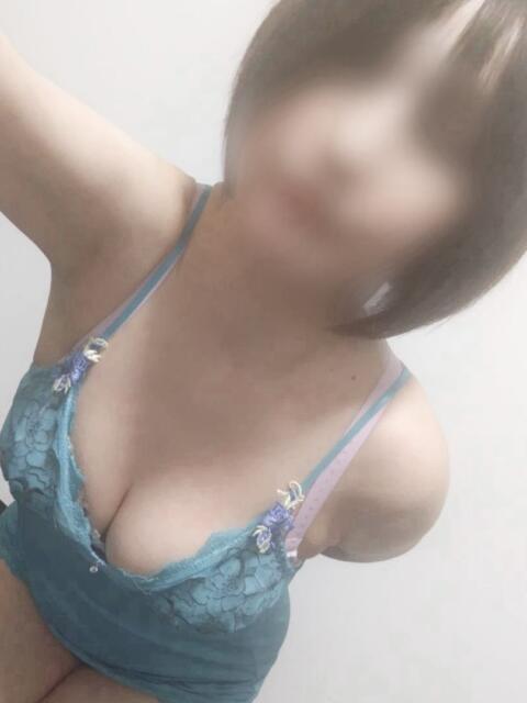 体験入店郡司 艶妻（若妻ホテヘル）