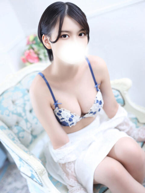 新人・しほ CLASSY.四日市店（ホテヘル＆デリヘル）