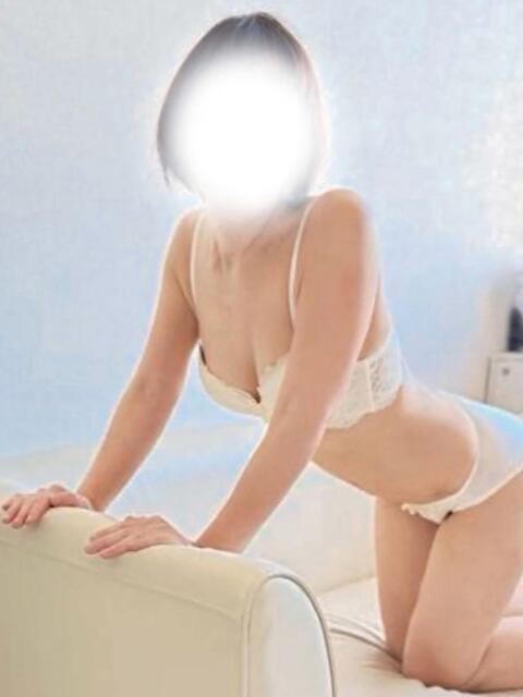 なおえ 即イキ淫乱倶楽部 松戸店（デリヘル）