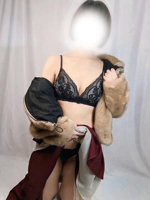 なおえ◆アナル受け責め両刀痴女 即イキ淫乱倶楽部（デリヘル）