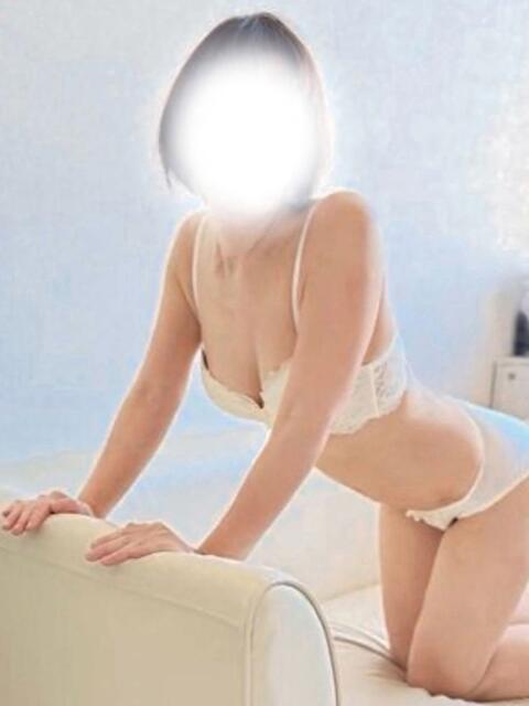 なおえ◆アナル受け責め両刀痴女 即イキ淫乱倶楽部（デリヘル）