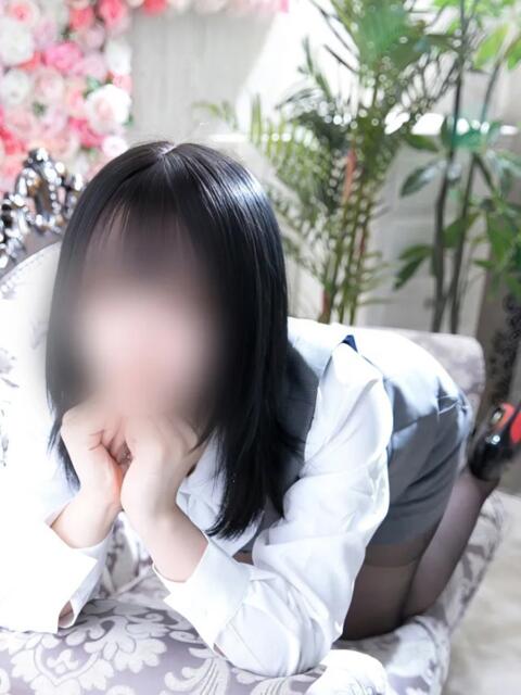 ゆきな 新宿・本格コスプレ美人秘書オフィスイメクラ「秘書課女子」（デリヘル）