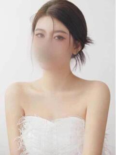 るい至高の黒髪美人