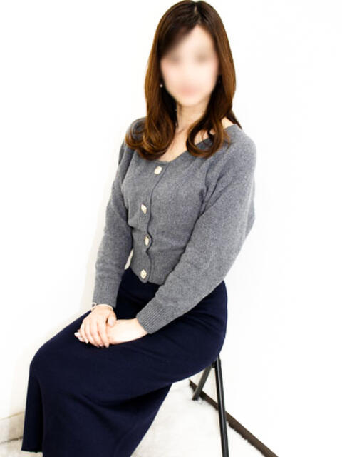 りさ 胡蝶蘭（人妻系ホテヘル）